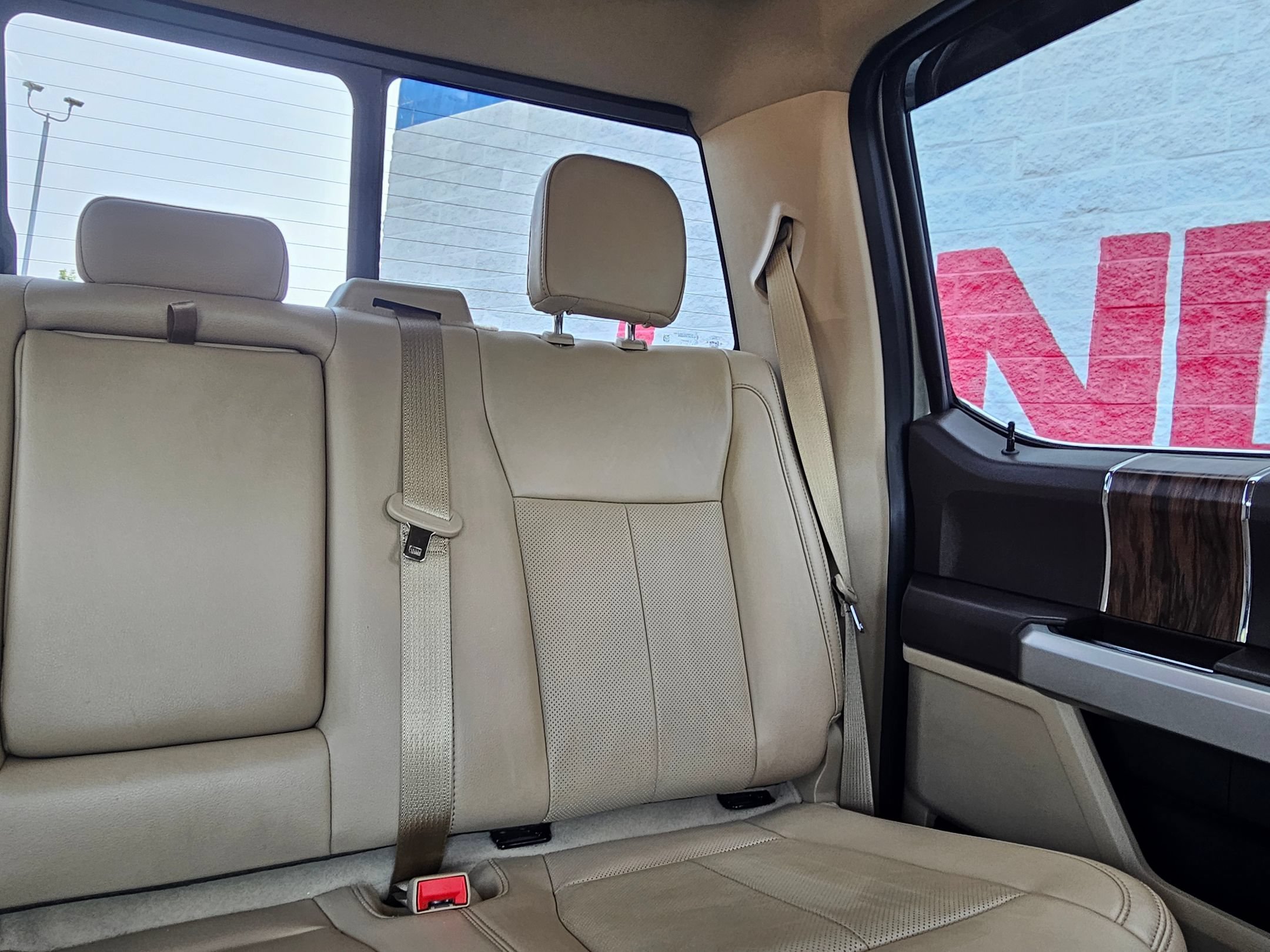 Used 2019 Silver Spruce Metallic Ford LARIAT image 27