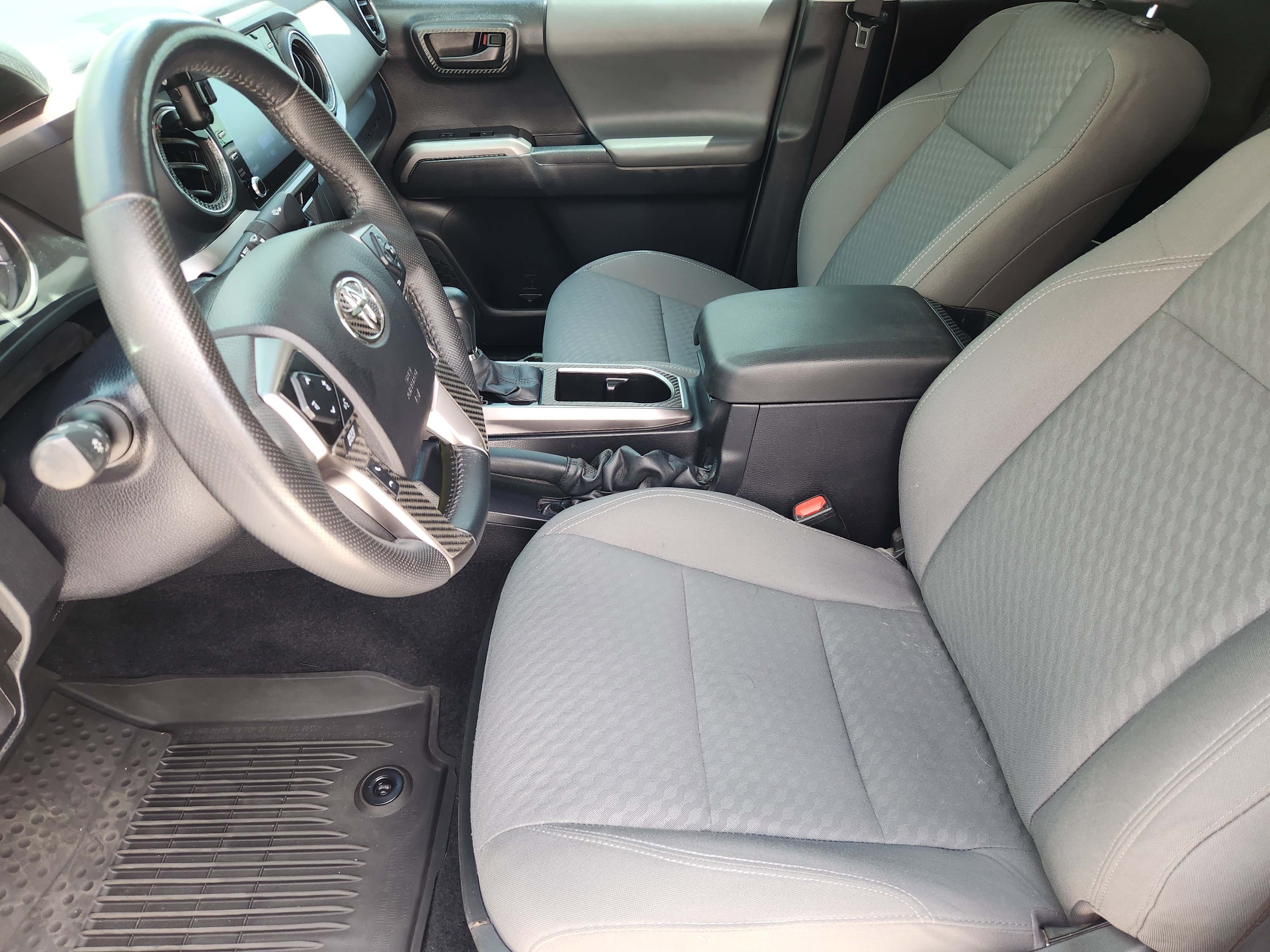 Used 2022 White Toyota SR5 image 16