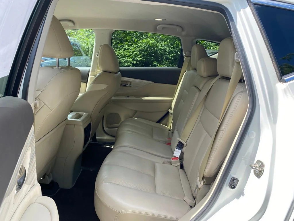 Used 2018 White Nissan SL image 21