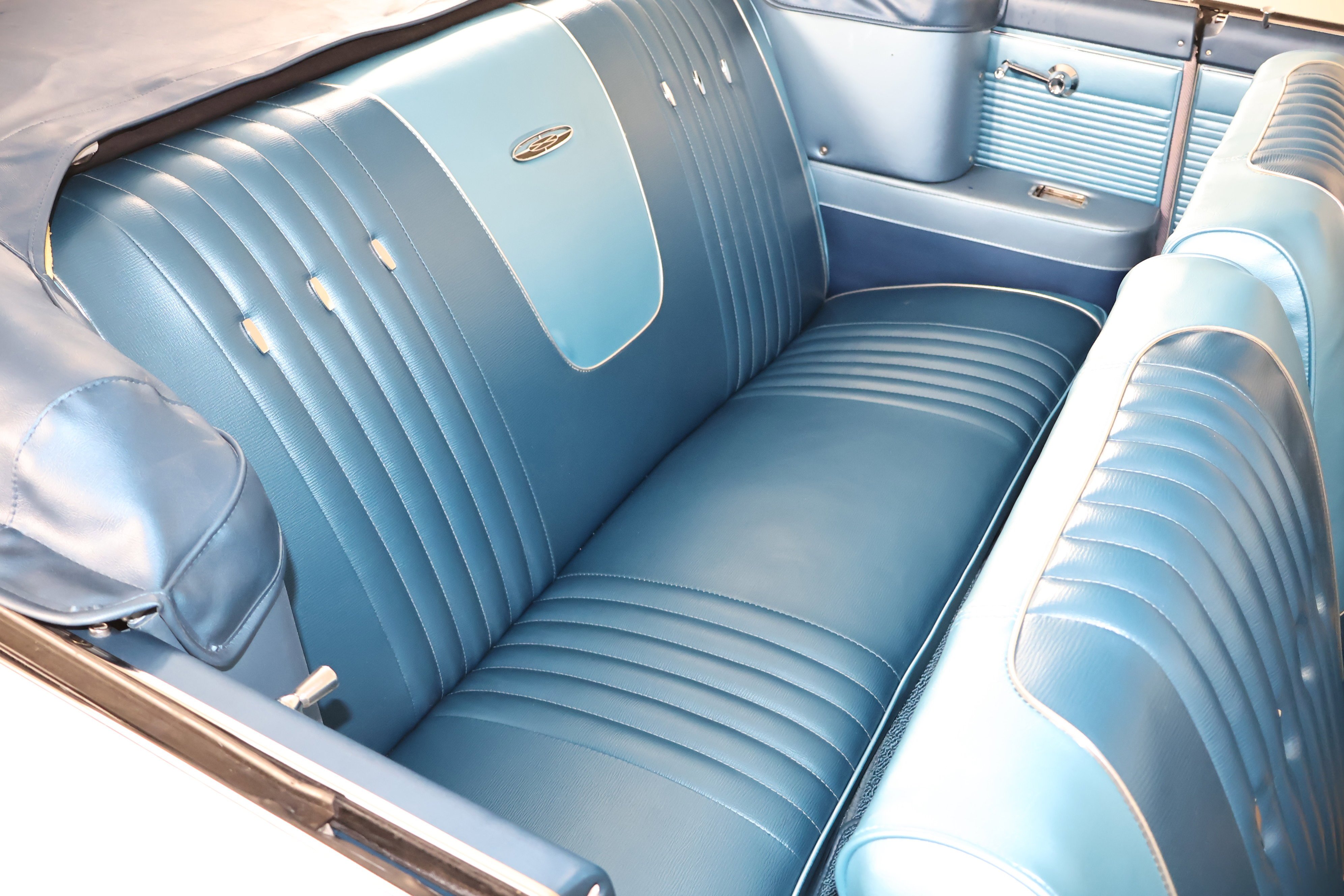 Used 1963 White Ford  image 59