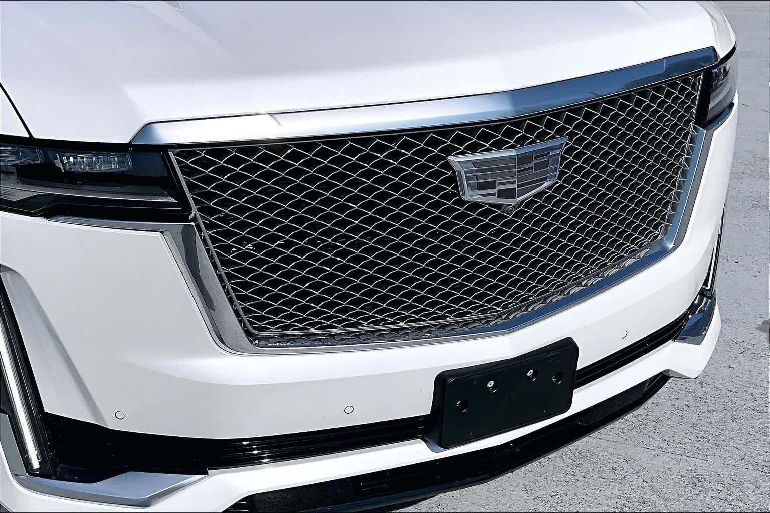 Used 2023 Crystal White Tricoat Cadillac 4WD Premium Luxury Platinum image 29
