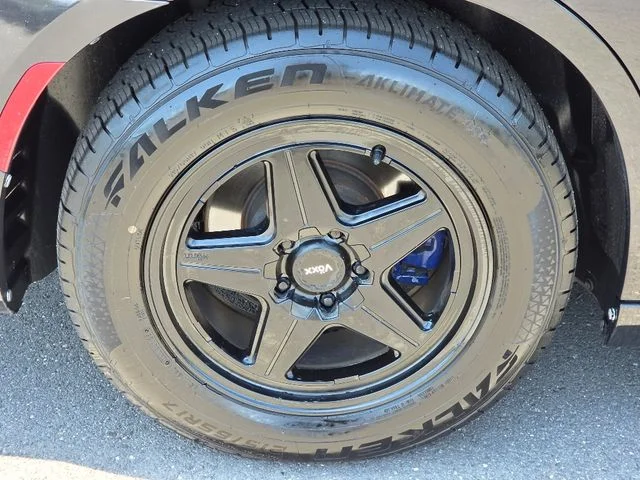 2015 Chrysler 300 Limited - Photo 12
