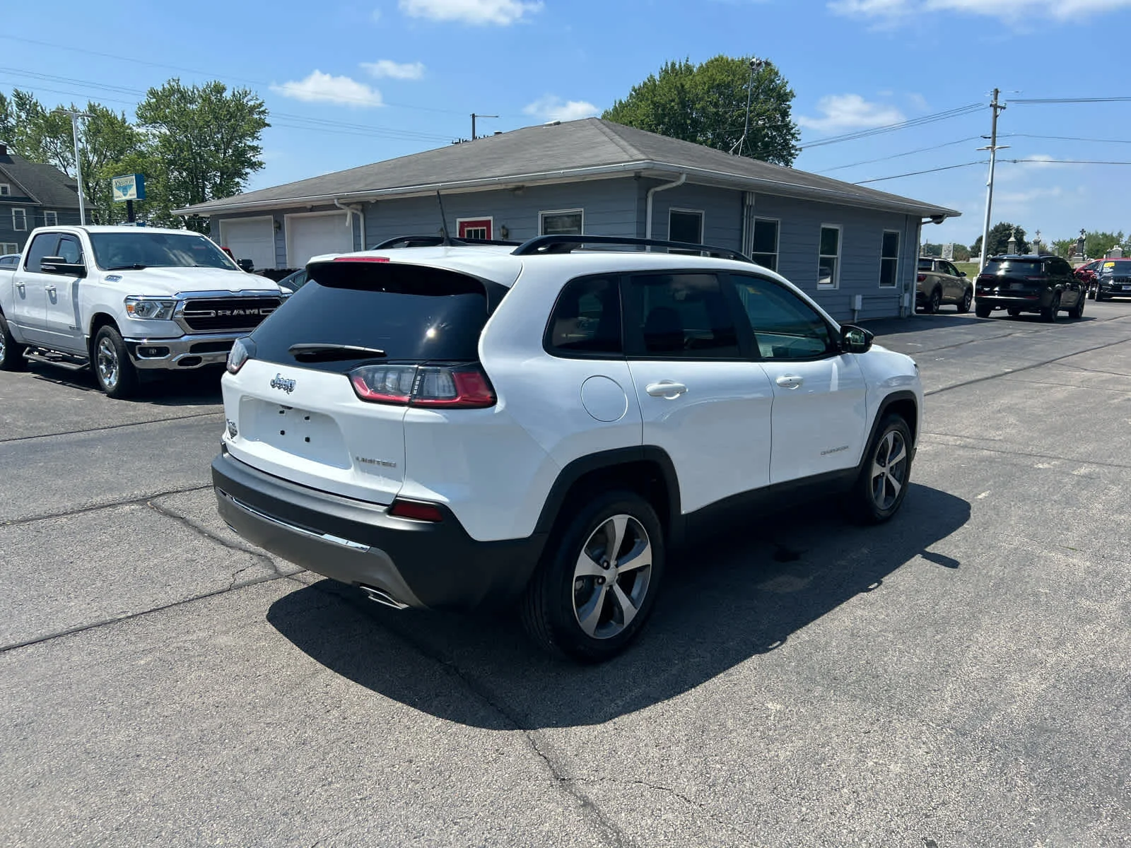 Used 2022 Bright White Clearcoat Jeep Limited image 3