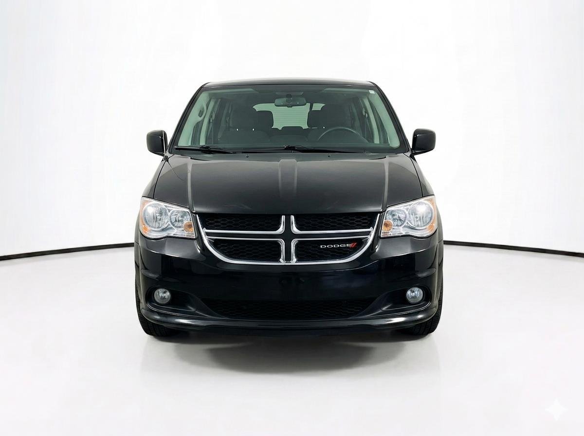 Used 2018 Black Onyx Crystal Pearlcoat Dodge SXT image 2