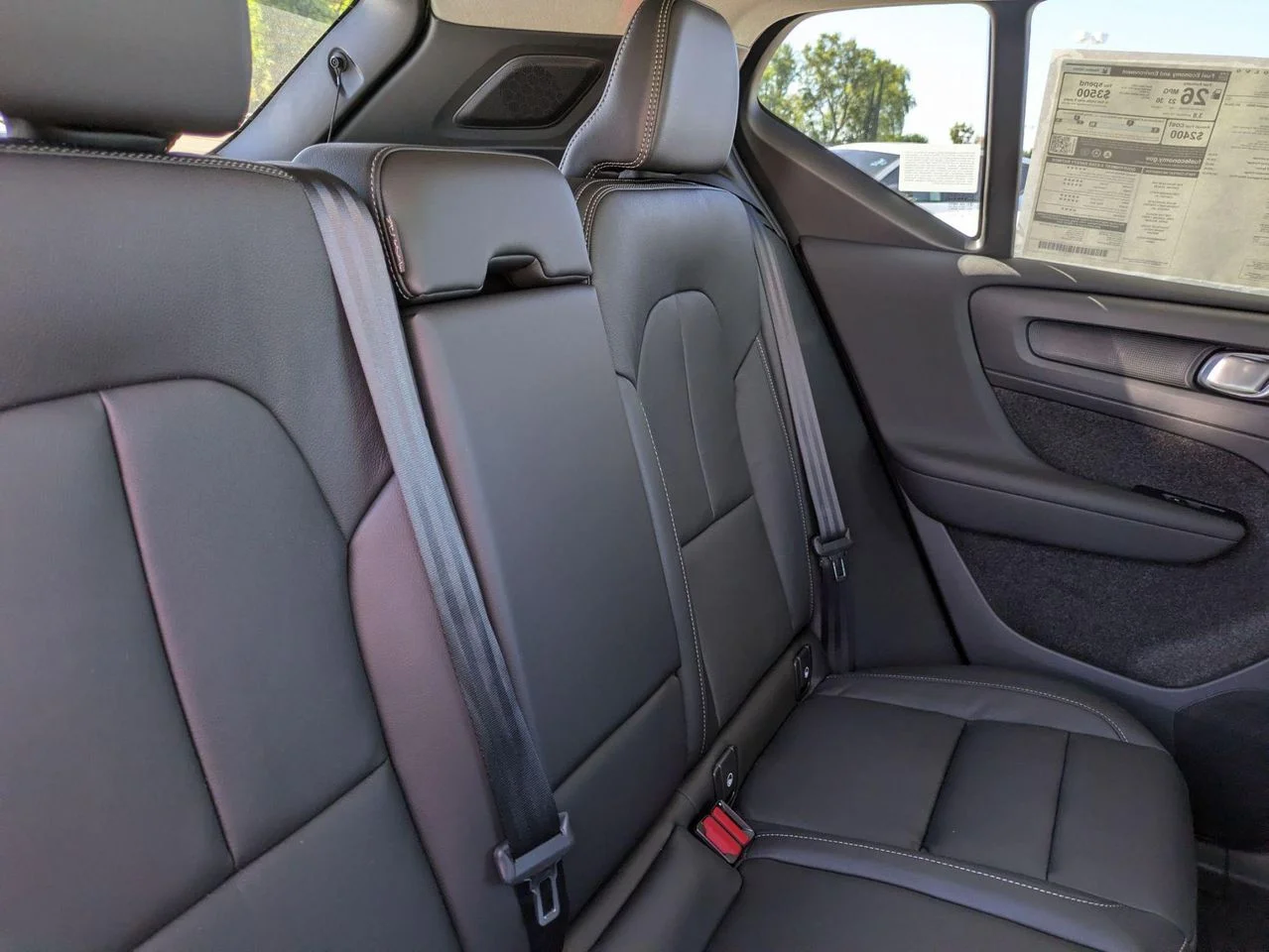 2026 Volvo XC40 Ultra - Photo 13