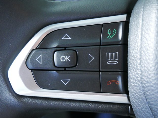 Used 2023 Silver Jeep High Altitude image 25