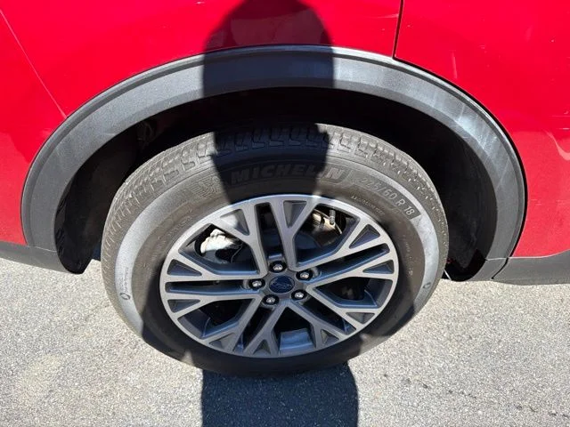 Used 2022 Red Metallic Ford SEL image 17