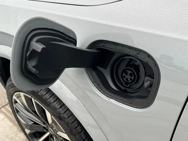2026 Volvo XC90 Plus - Photo 35