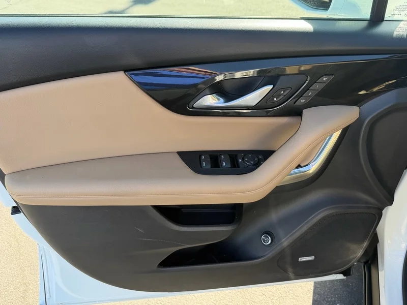 Used 2019 SUMMIT WHITE Chevrolet Premier image 16