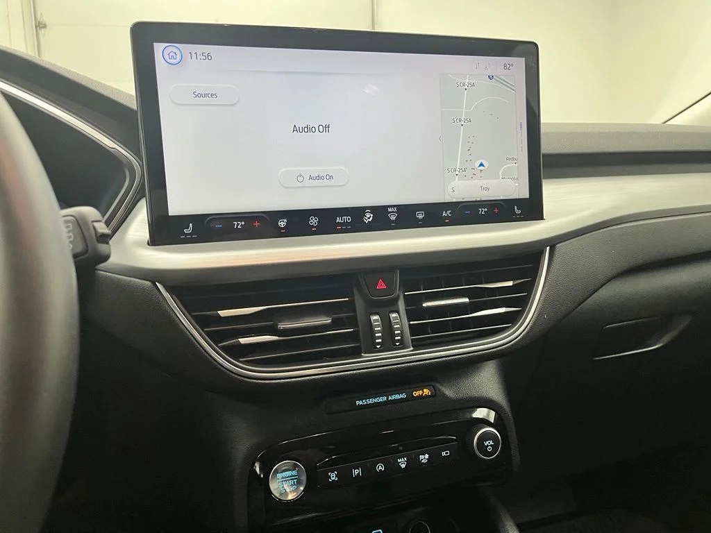 Used 2023 Silver Ford Platinum image 26