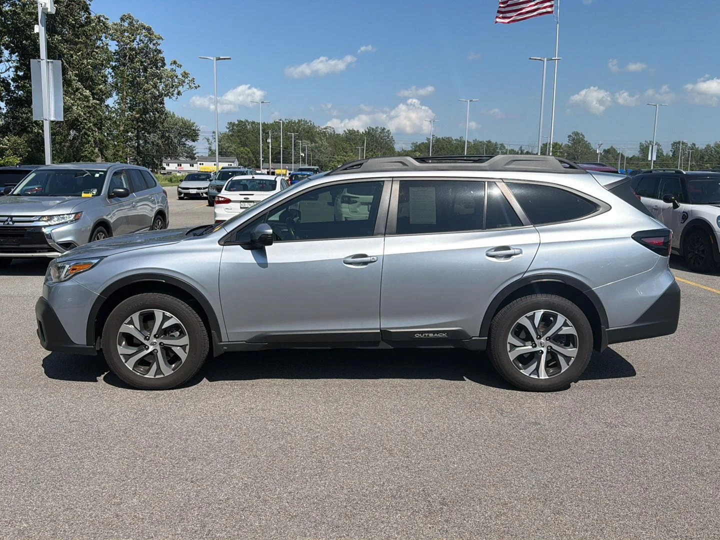 Used 2022 Ice Silver Metallic Subaru Limited XT image 8