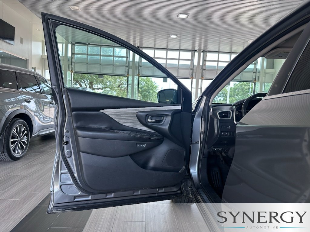 Used 2016 Gun Metallic Nissan Platinum image 19