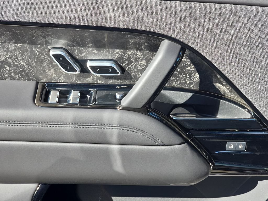 New 2026 Santorini Black LAND ROVER Dynamic SE image 29