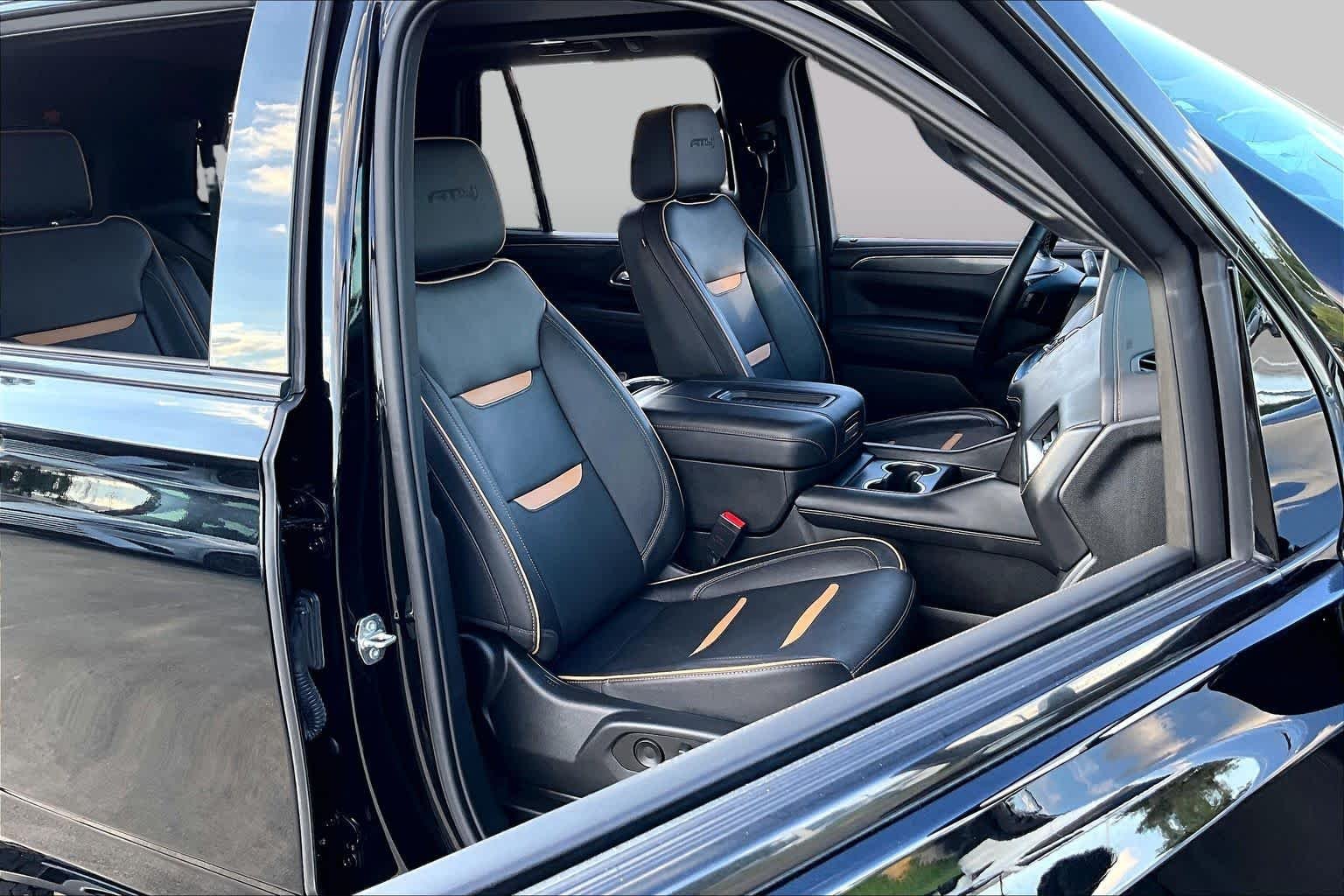 Used 2023 Onyx Black GMC AT4 image 17
