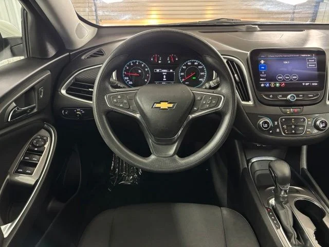 Used 2021 White Chevrolet LT image 14