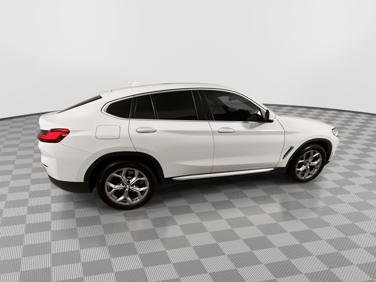 Used 2022 Alpine White BMW xDrive30i image 14