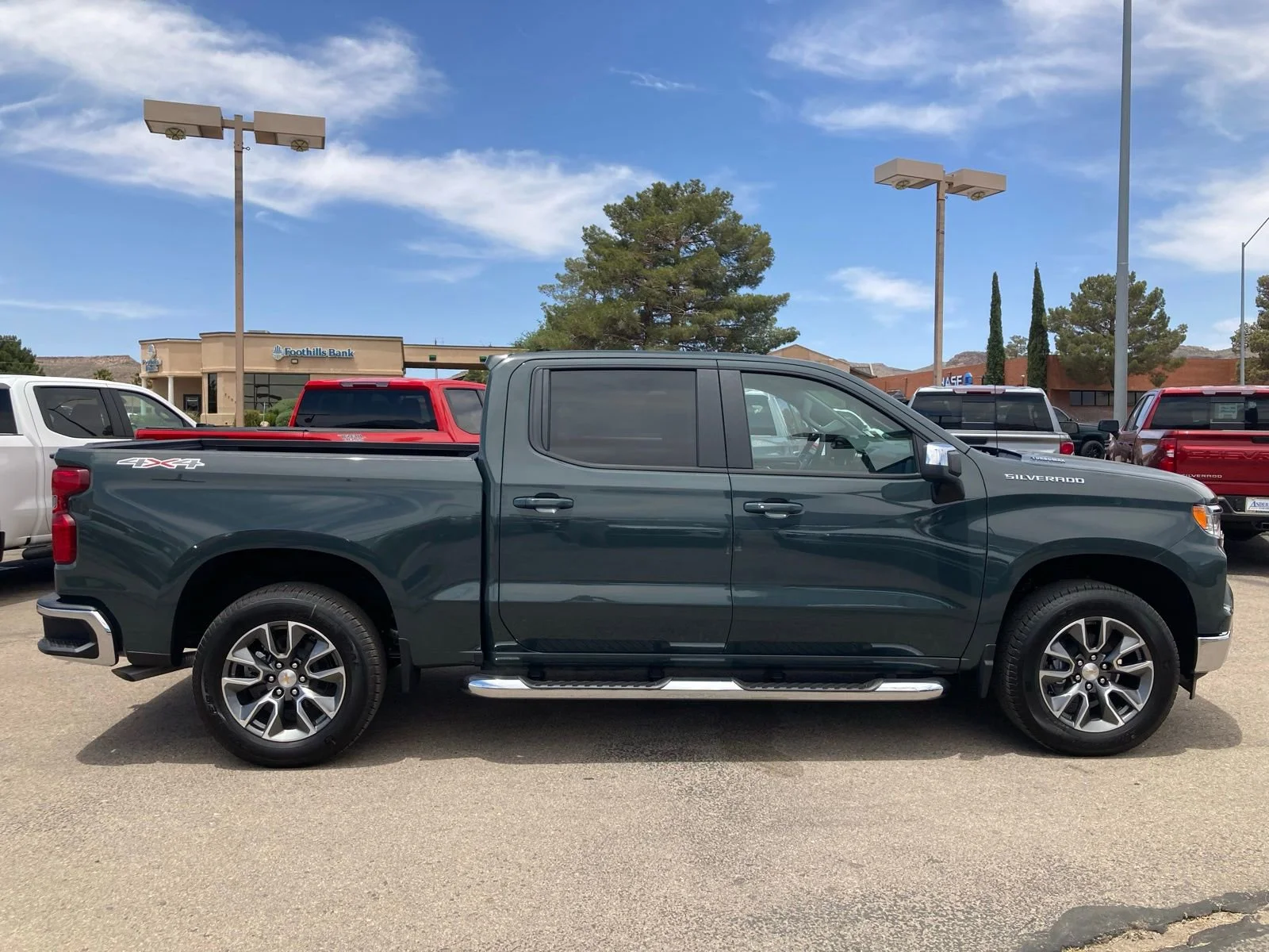 2025 Chevrolet Silverado 1500 LT - Photo 5
