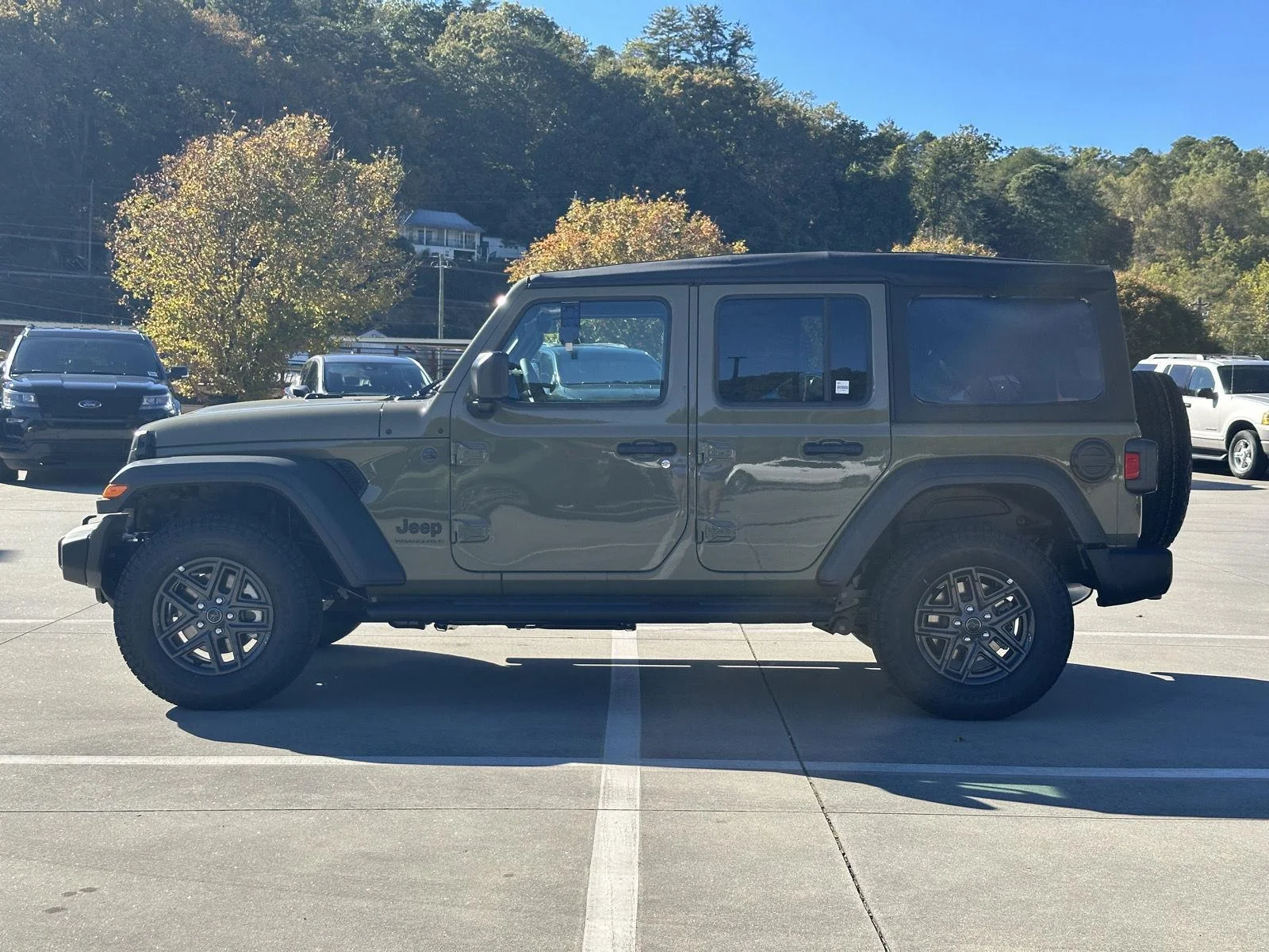 New 2025 41 Jeep Sport S image 4