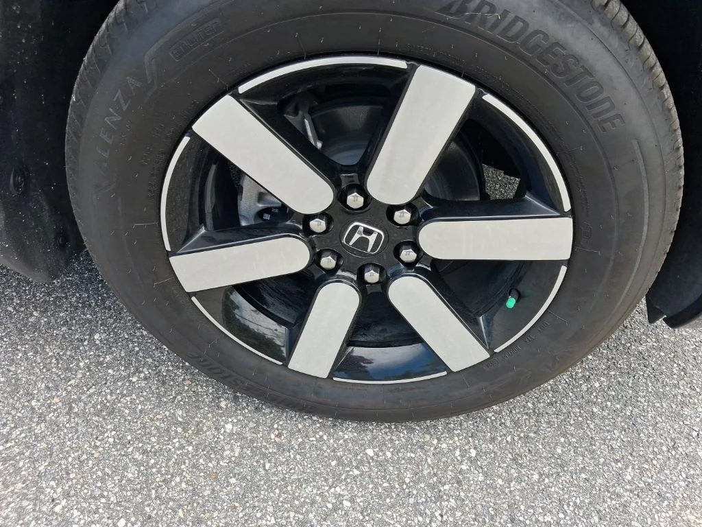 Used 2024  Honda Touring image 15