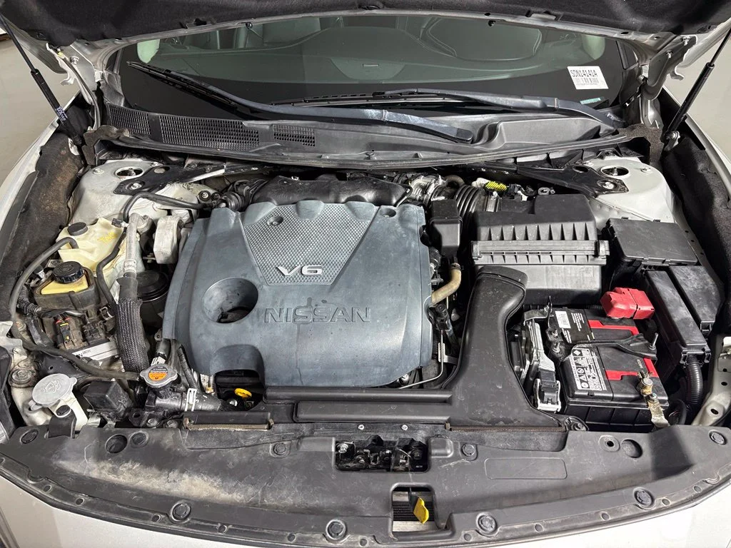 Used 2018 Silver Nissan 3.5 SL image 40