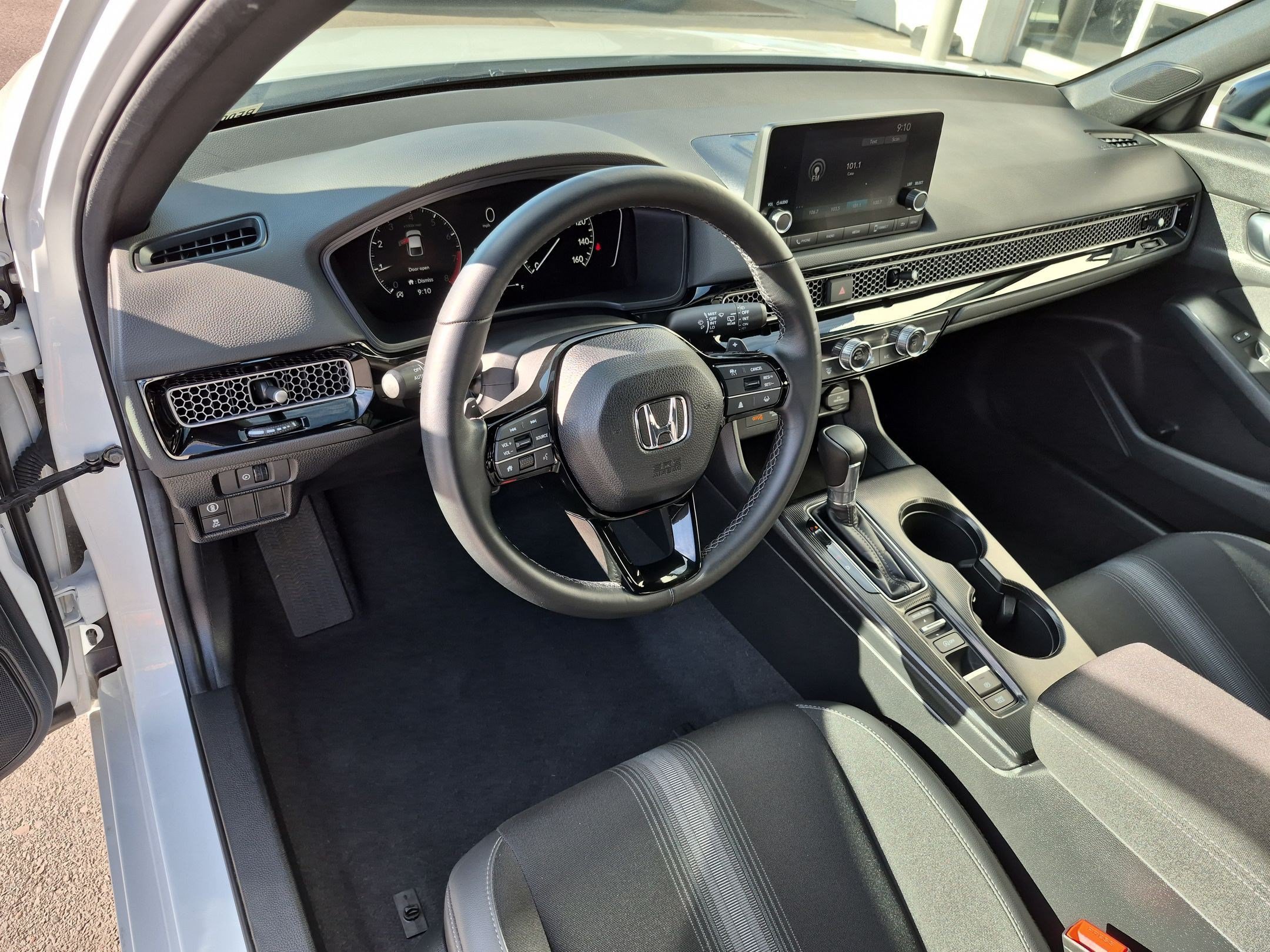 2024 Honda Civic Hatchback Sport - Photo 16