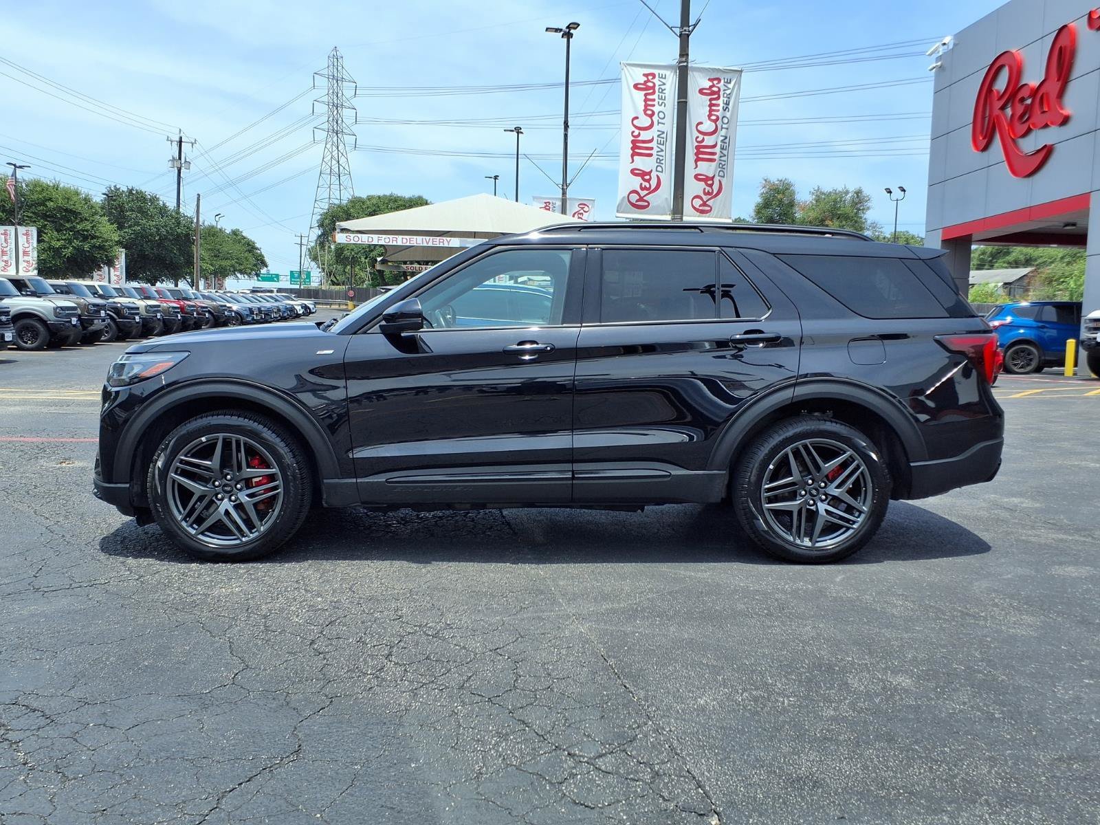 Used 2025 Agate Black Metal Ford ST-Line image 8