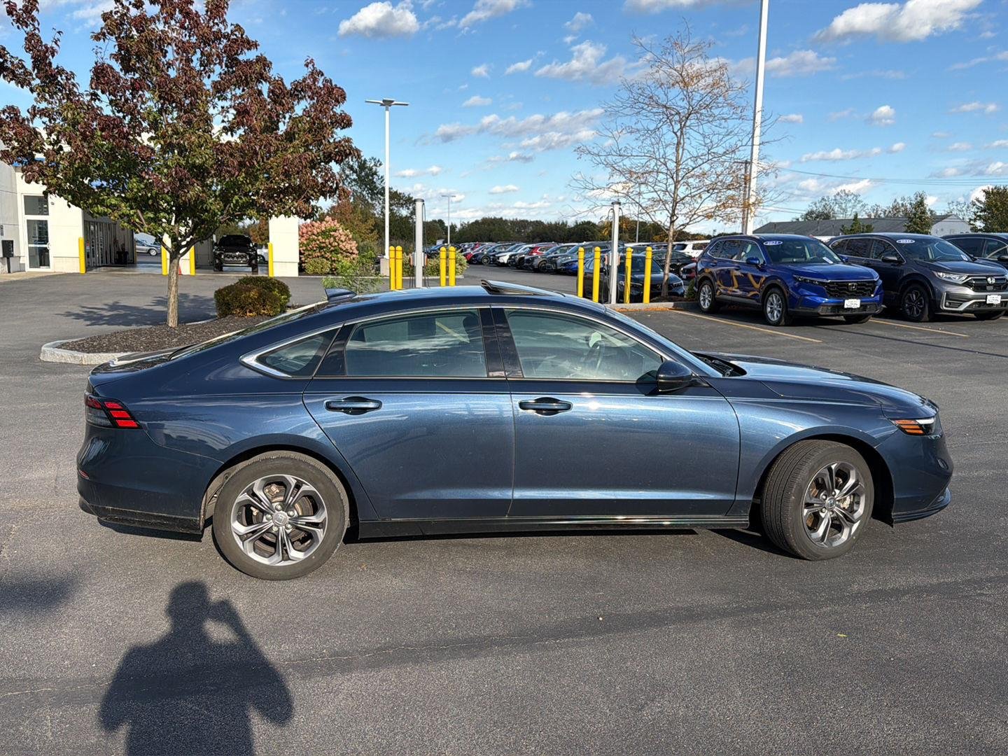Used 2025 Canyon River Blue Metallic Honda EX-L image 8