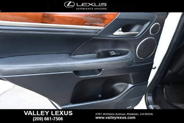 Used 2018 White Lexus 570 image 15