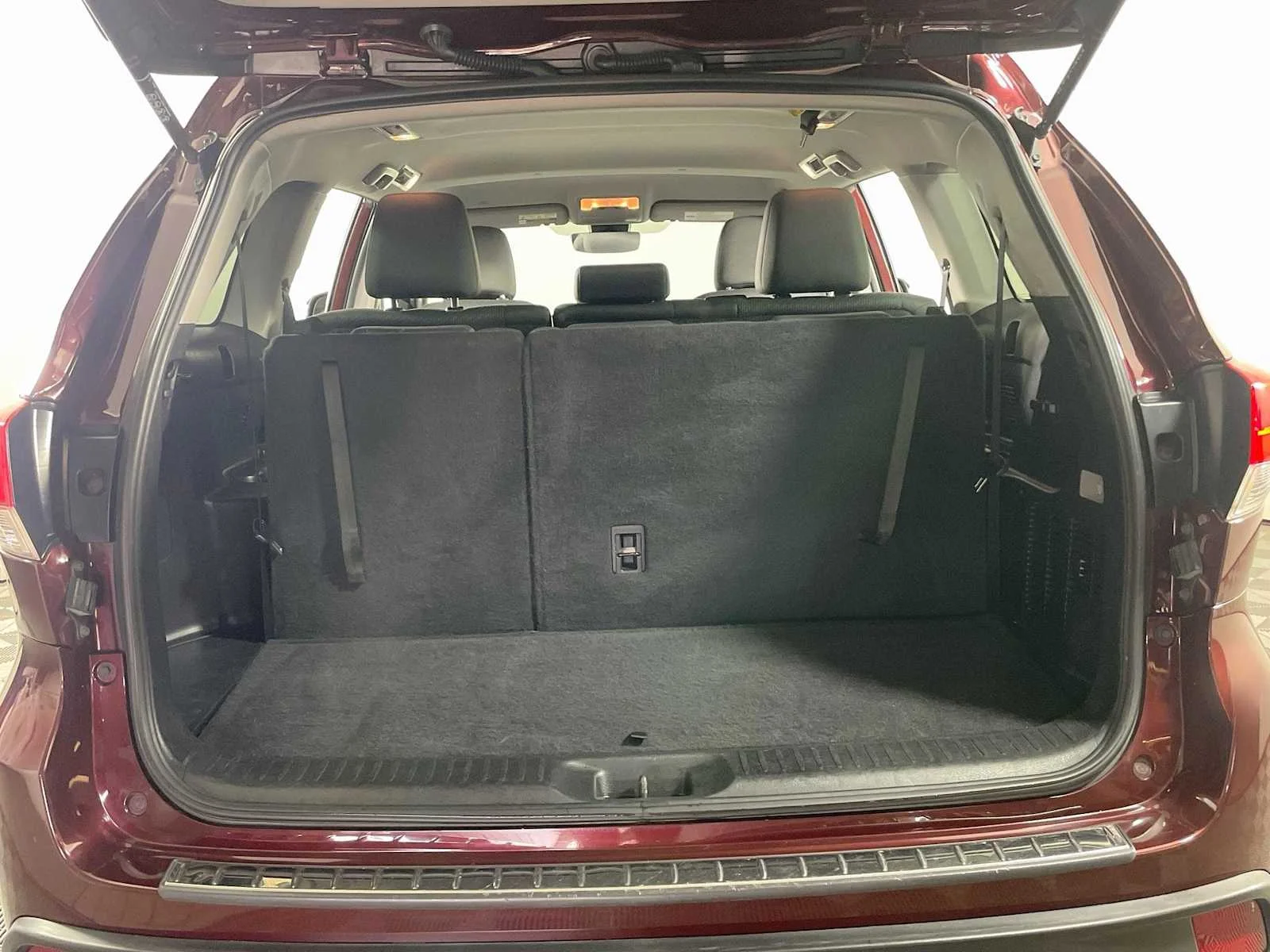 Used 2019 Ooh La La Rouge Mica Toyota LE image 22