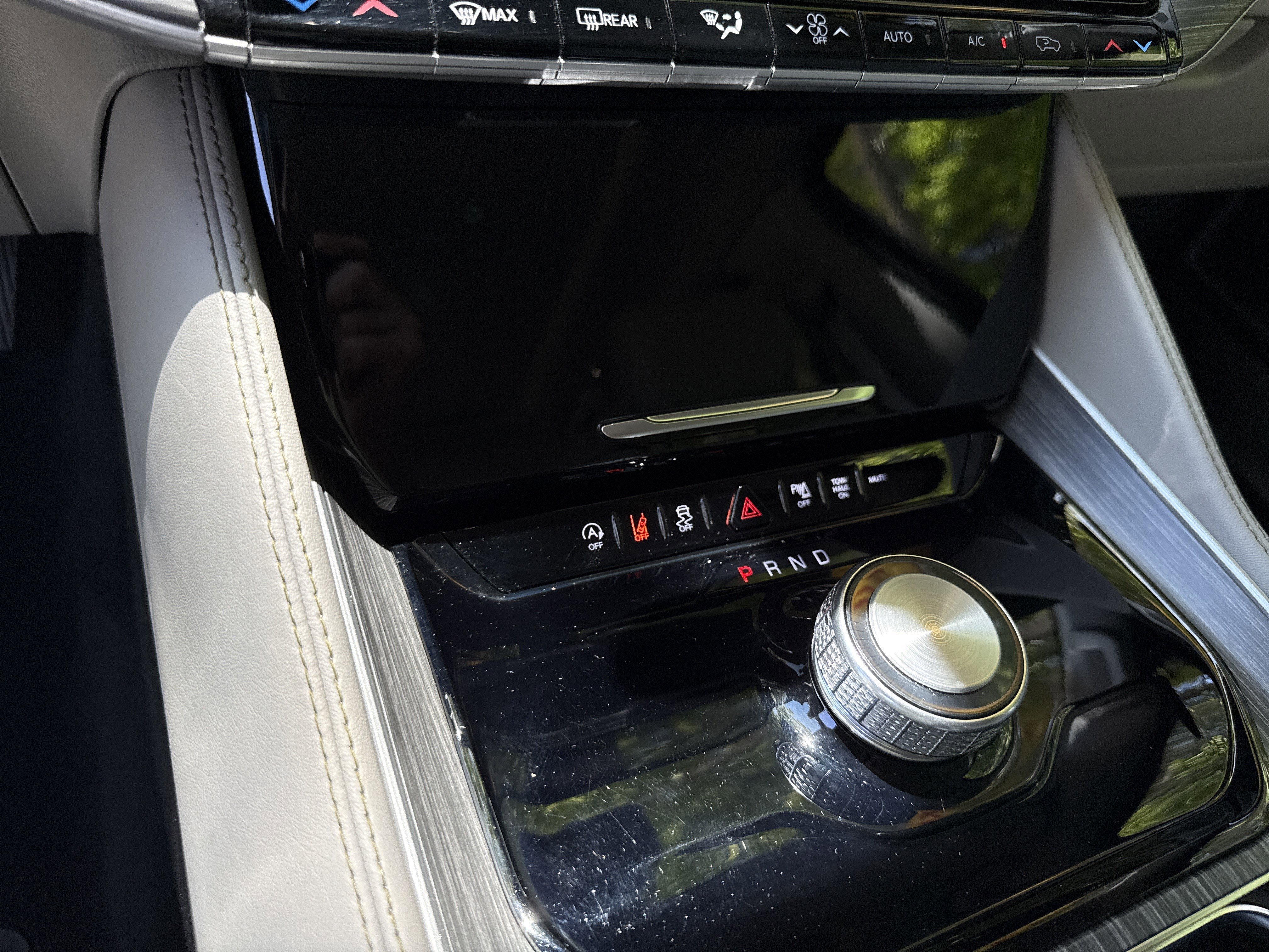 Used 2024 Diamond Black Crystal Pearlcoat Jeep Series II image 32