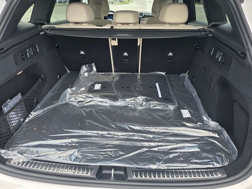 New 2026 Polar White Mercedes-Benz GLC 300 image 28