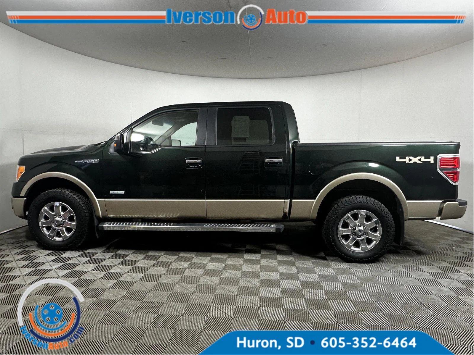 Used 2013 Green Gem Metallic/Pale Adobe Metallic Ford Lariat image 4