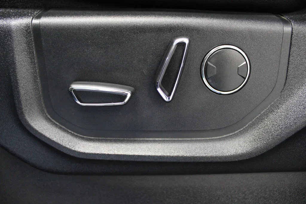 Used 2018 Shadow Black Ford Lariat image 20