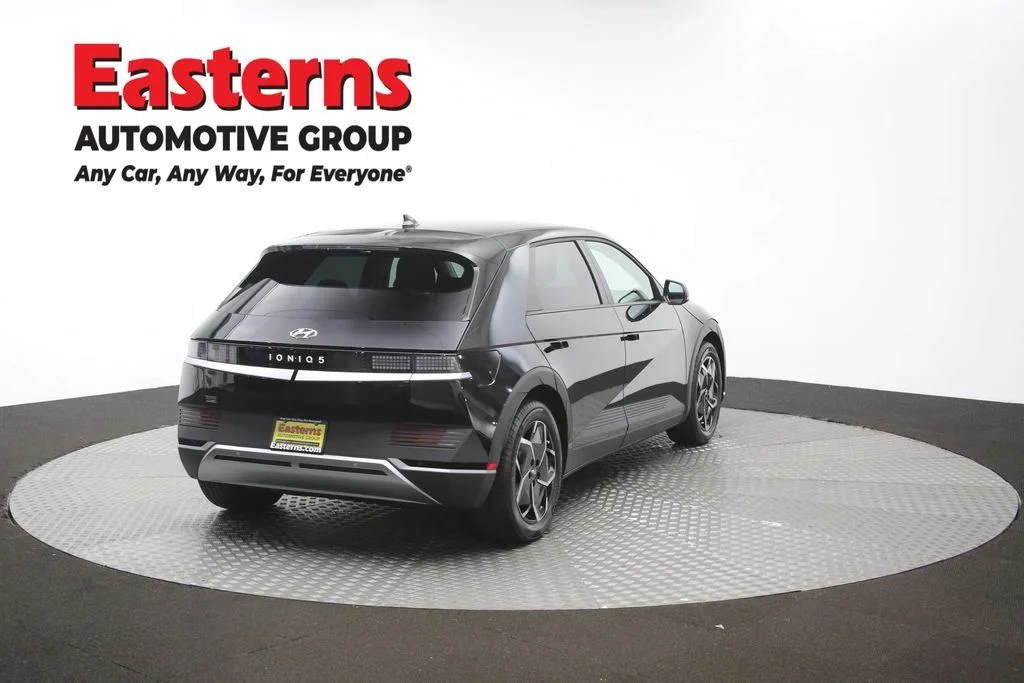 Used 2024 Black Hyundai SEL image 36