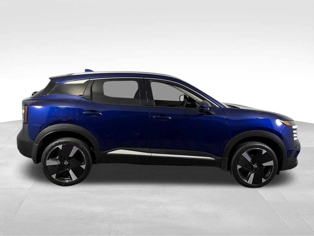 Used 2025 Deep Blue Pearl Nissan SR image 4