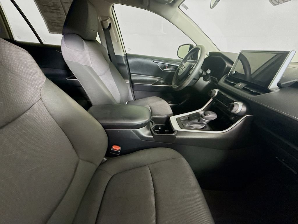 Used 2024 Silver Sky Metallic Toyota XLE image 25