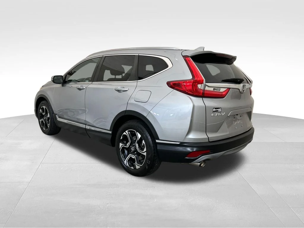 Used 2018 Silver Honda Touring image 3