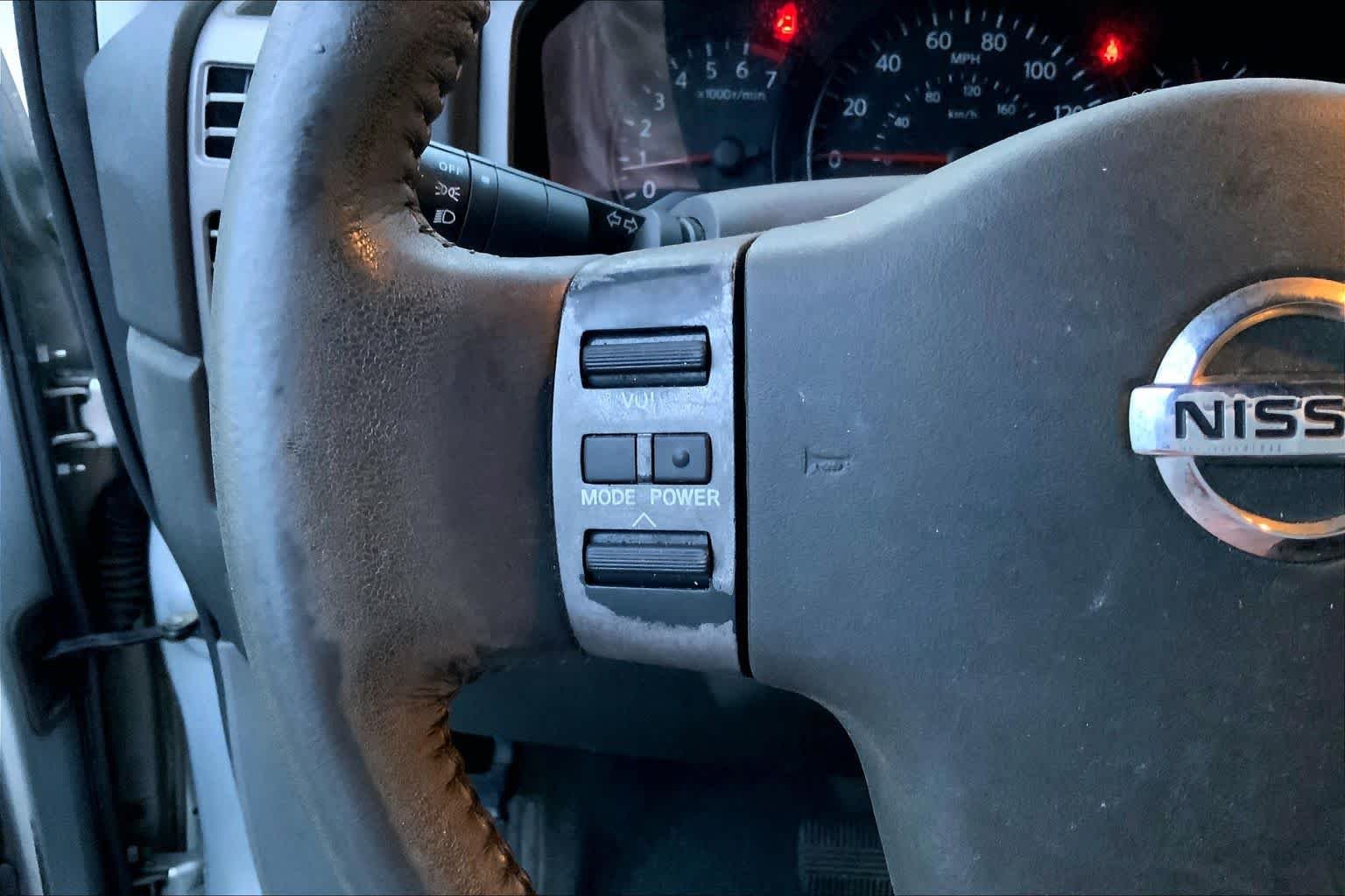 Used 2007 Radiant Silver Nissan SE image 17