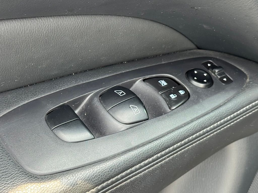 Used 2019 Black Nissan SL image 20