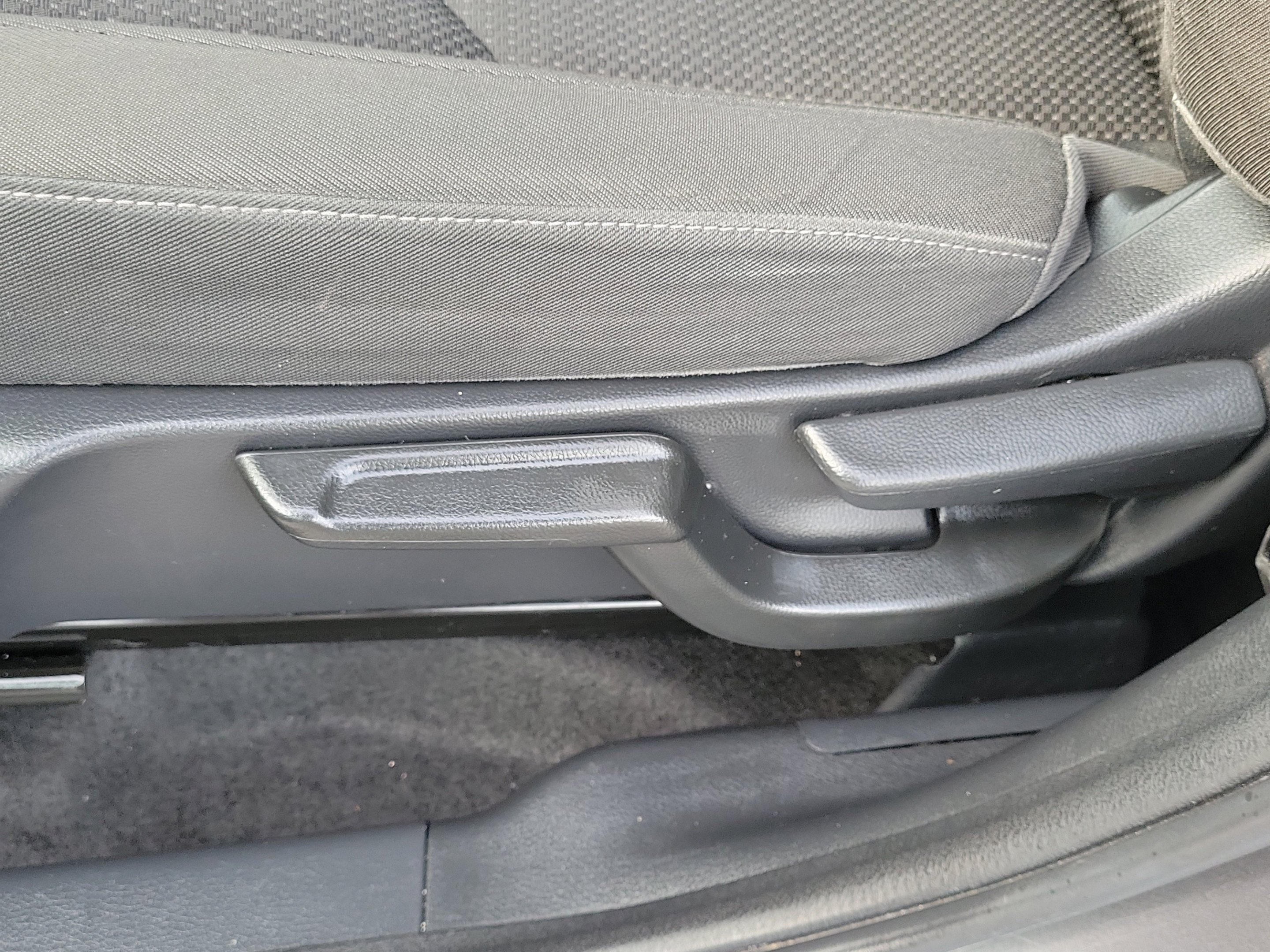 Used 2021 Lunar Silver Metallic Honda EX image 21