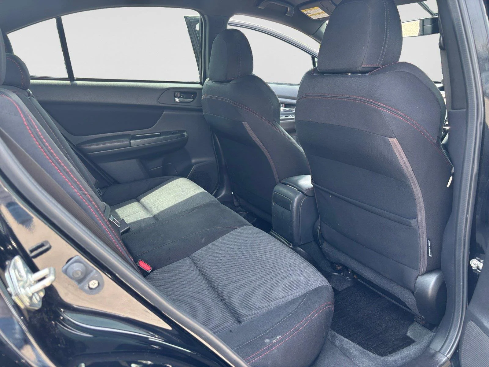 Used 2018 Crystal Black Silica Subaru Base image 40