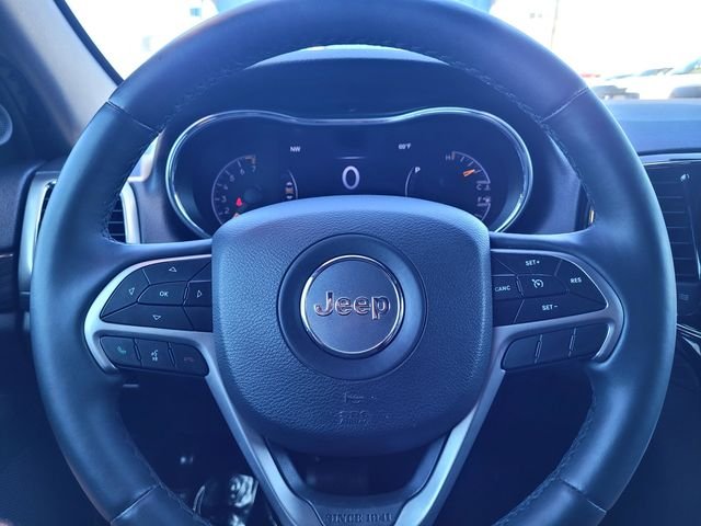 Used 2019 Silver Jeep Altitude image 25