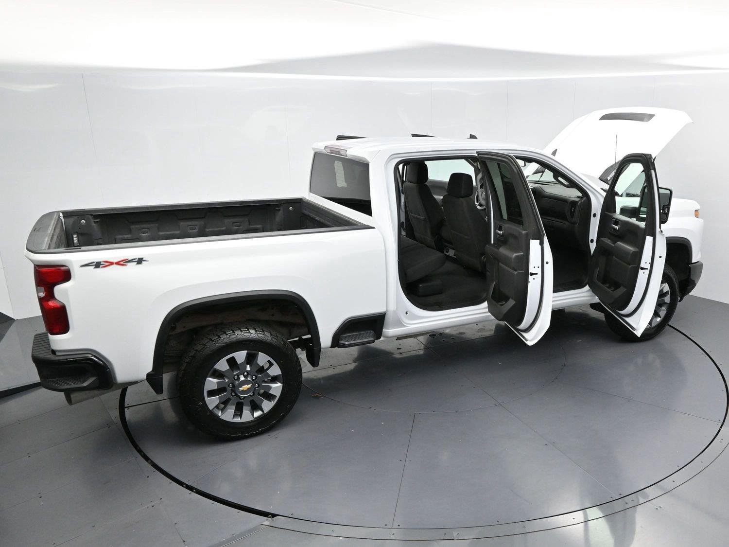 Used 2024 Summit White Chevrolet Custom image 37