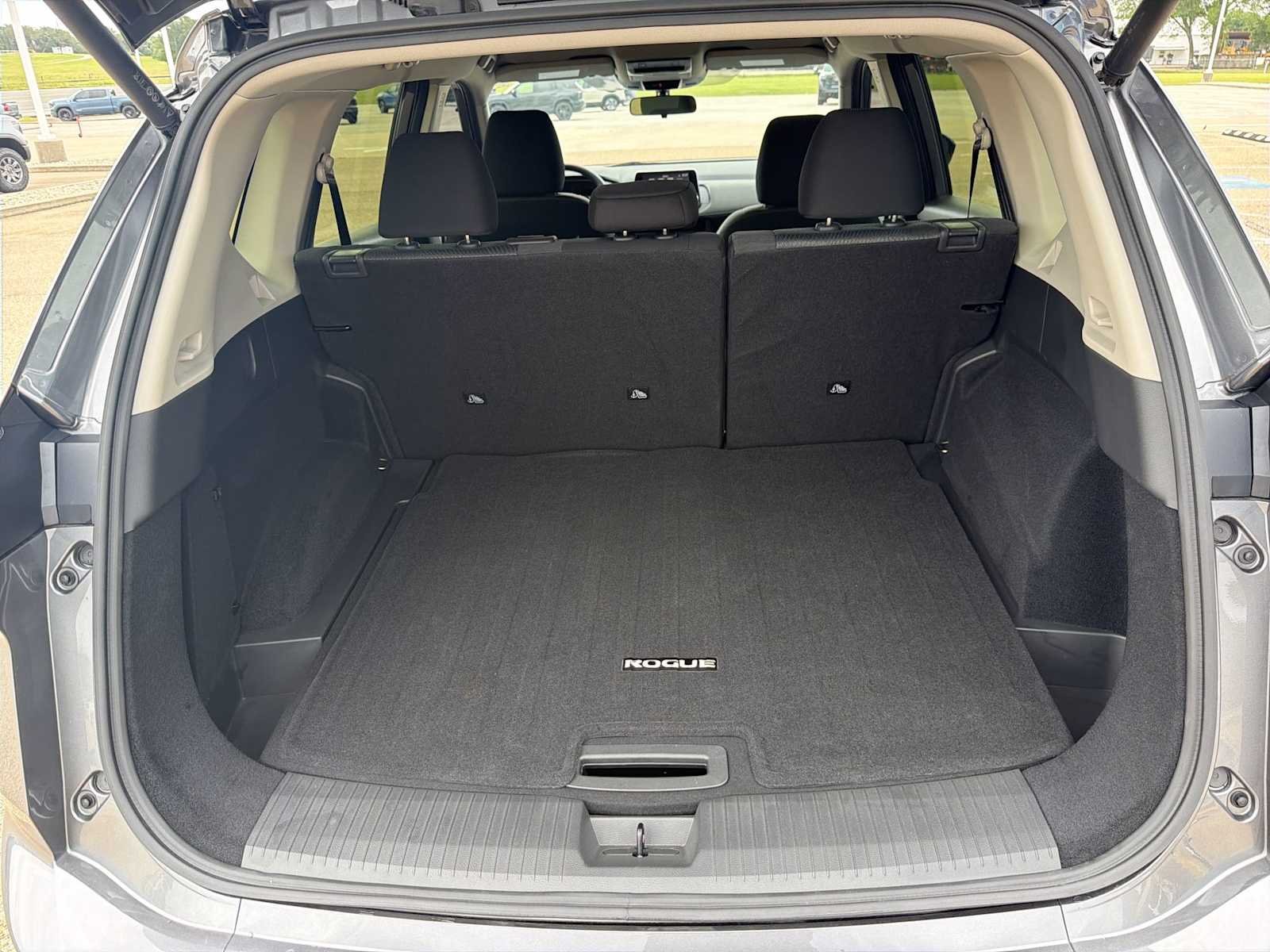 2024 Nissan Rogue SV - Photo 26