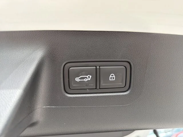 Used 2026 White Hyundai Calligraphy image 11
