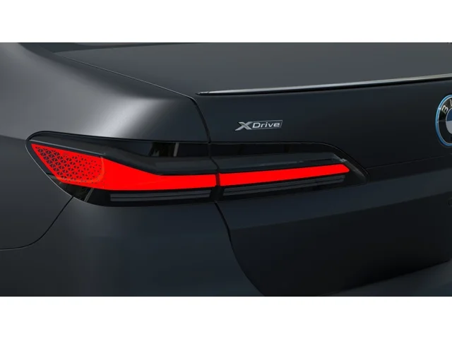 2026 BMW 7 Series 750e - Photo 8