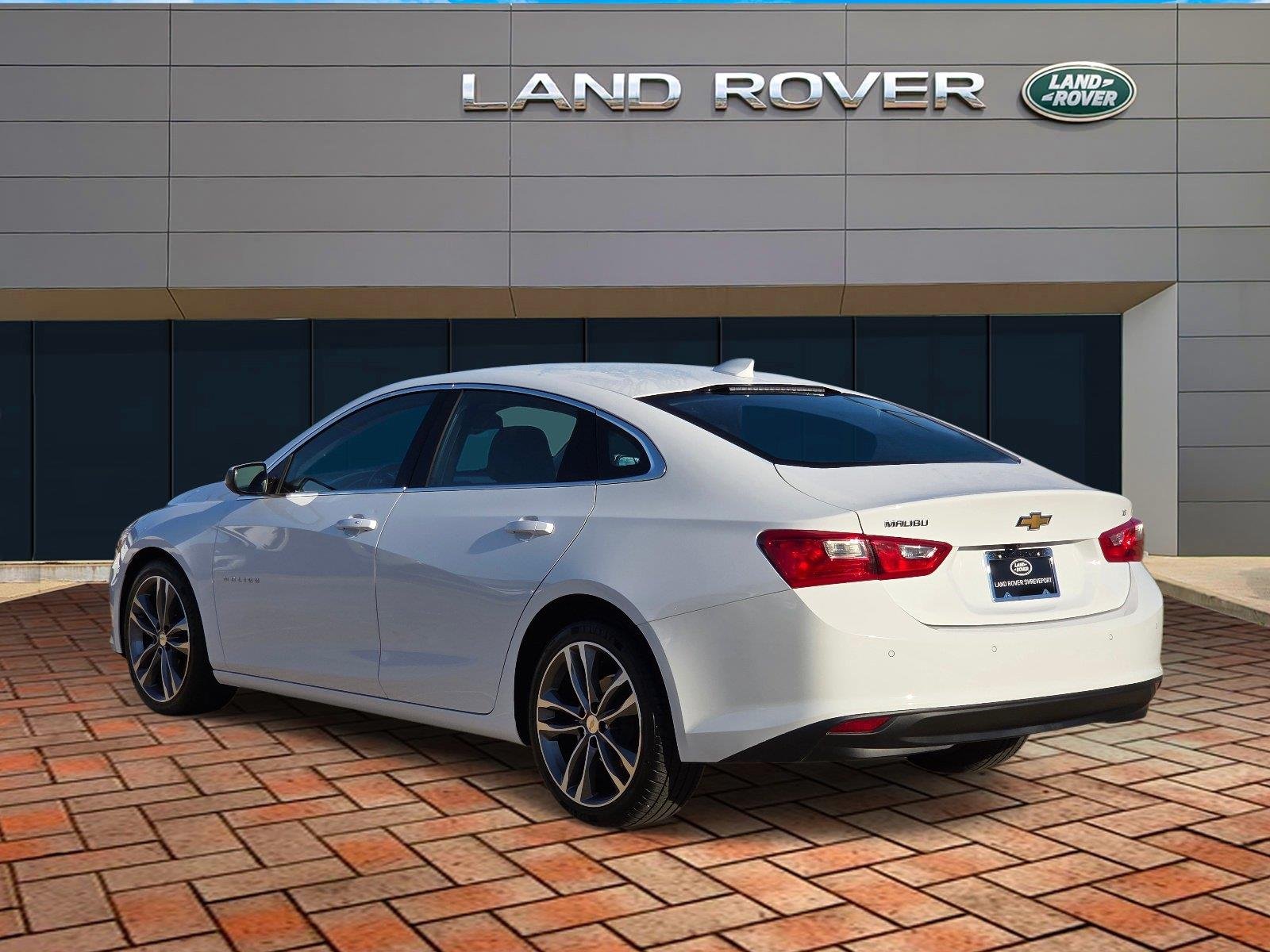 Used 2025 Summit White Chevrolet LT image 6
