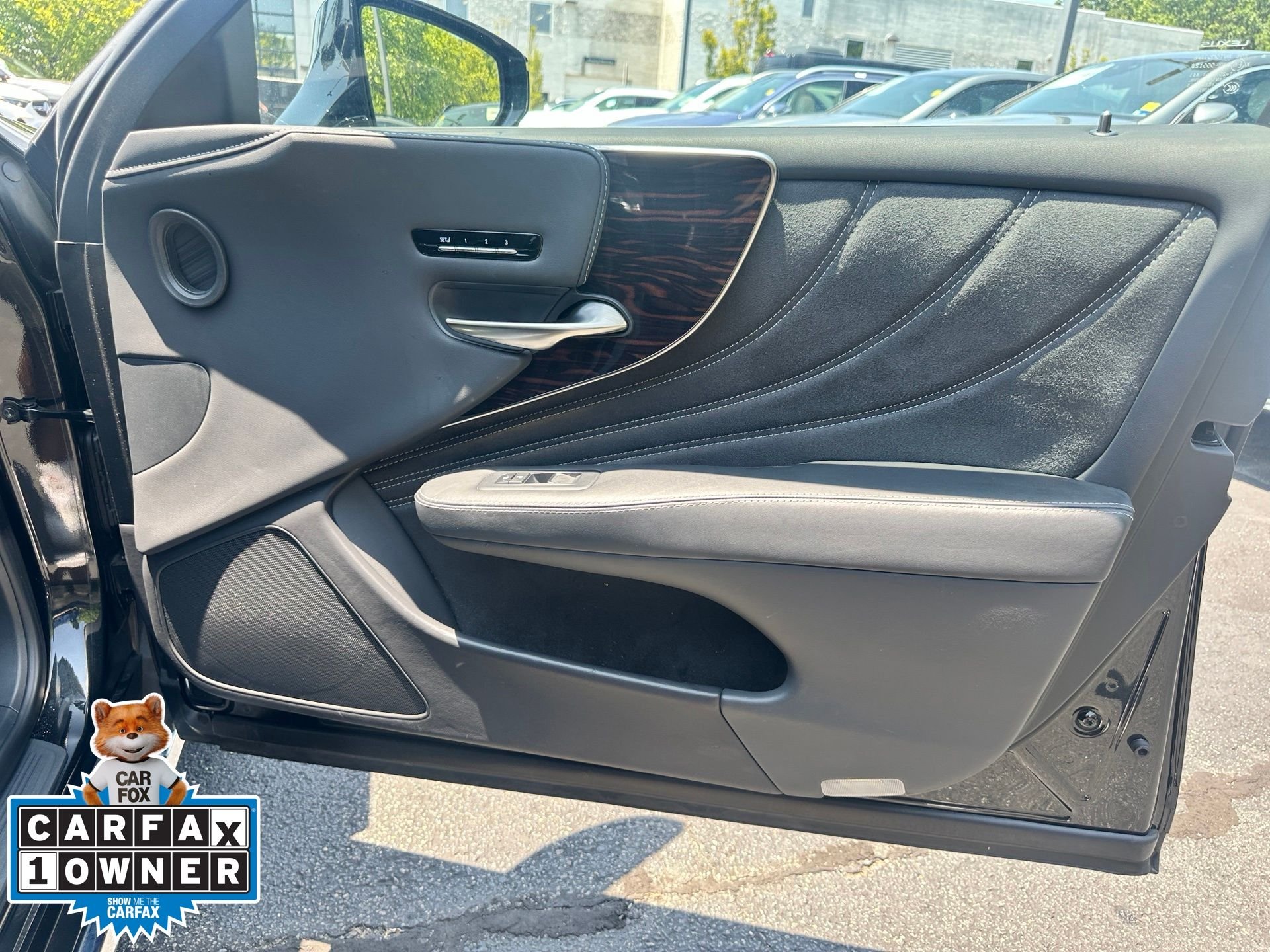Used 2023 Black Lexus 500 Base image 16