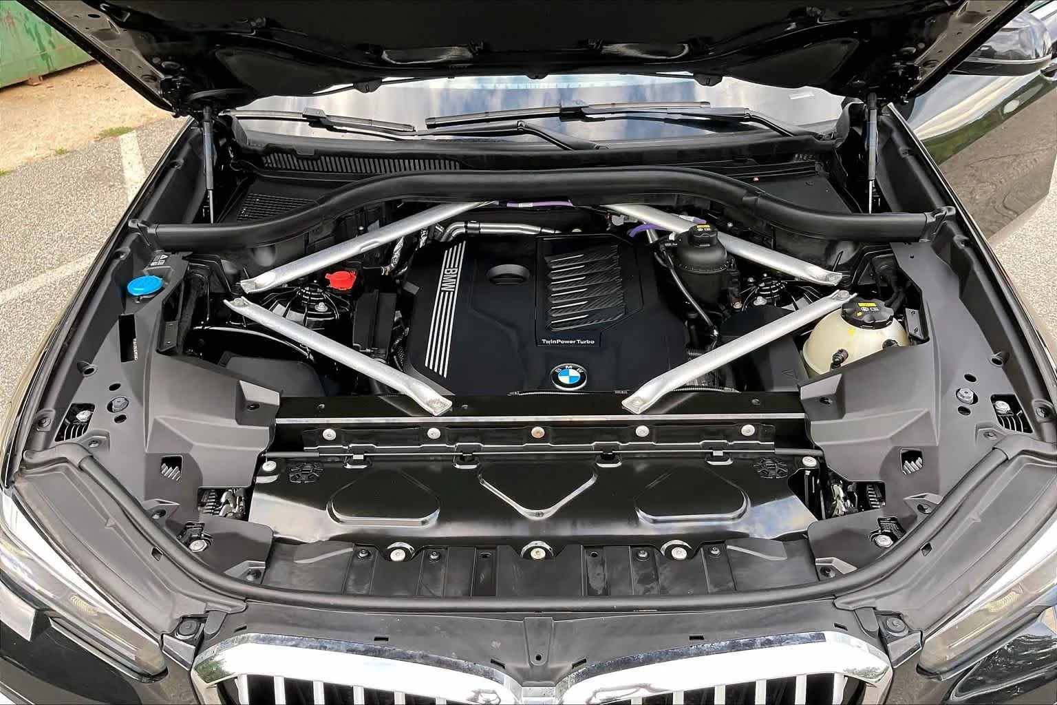 Used 2021 Black Sapphire Metallic BMW xDrive40i image 29