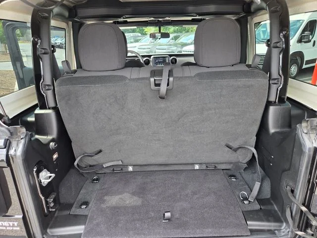 Used 2023 Black Jeep Sport S image 28